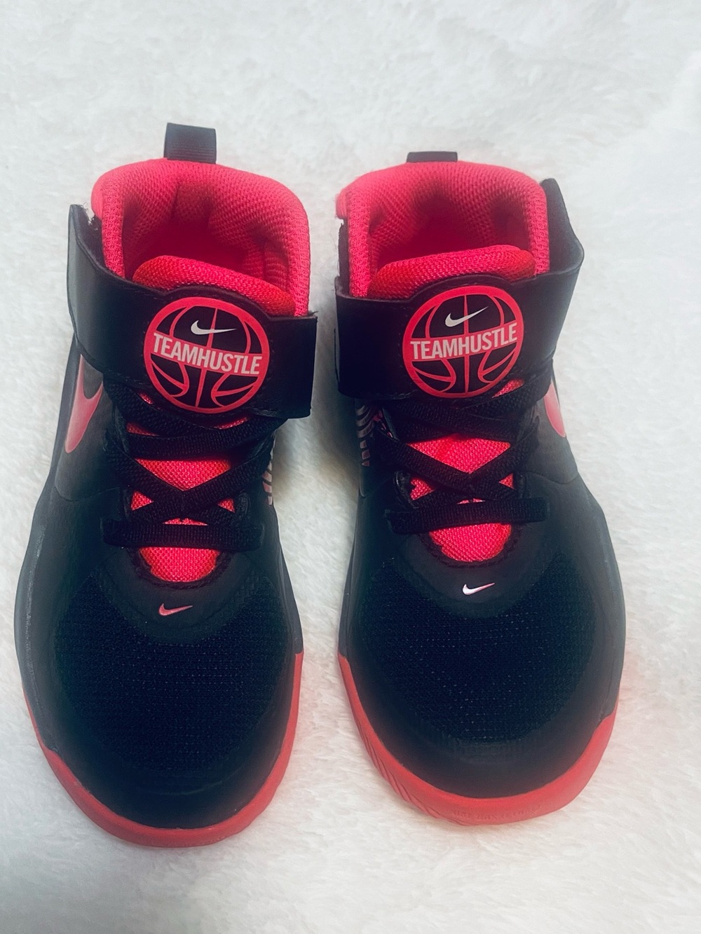 Nike Kids TeamHustle High-Top Sneakers - Black & Red
